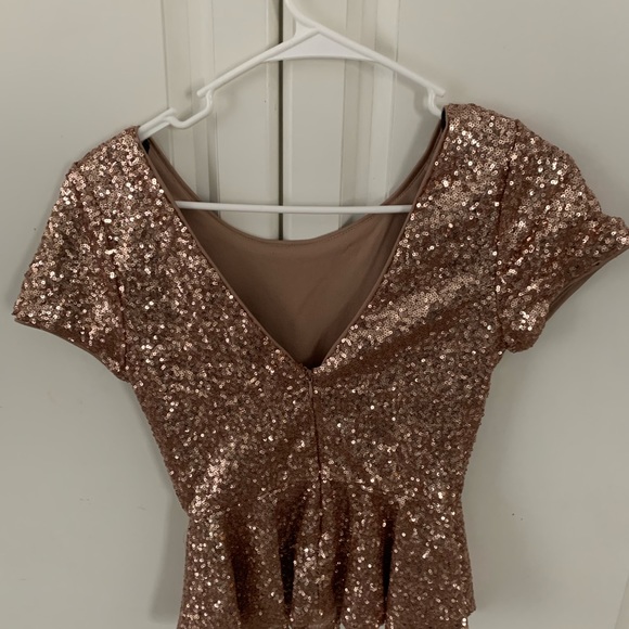 Sequence rose gold top. - Picture 1 of 2